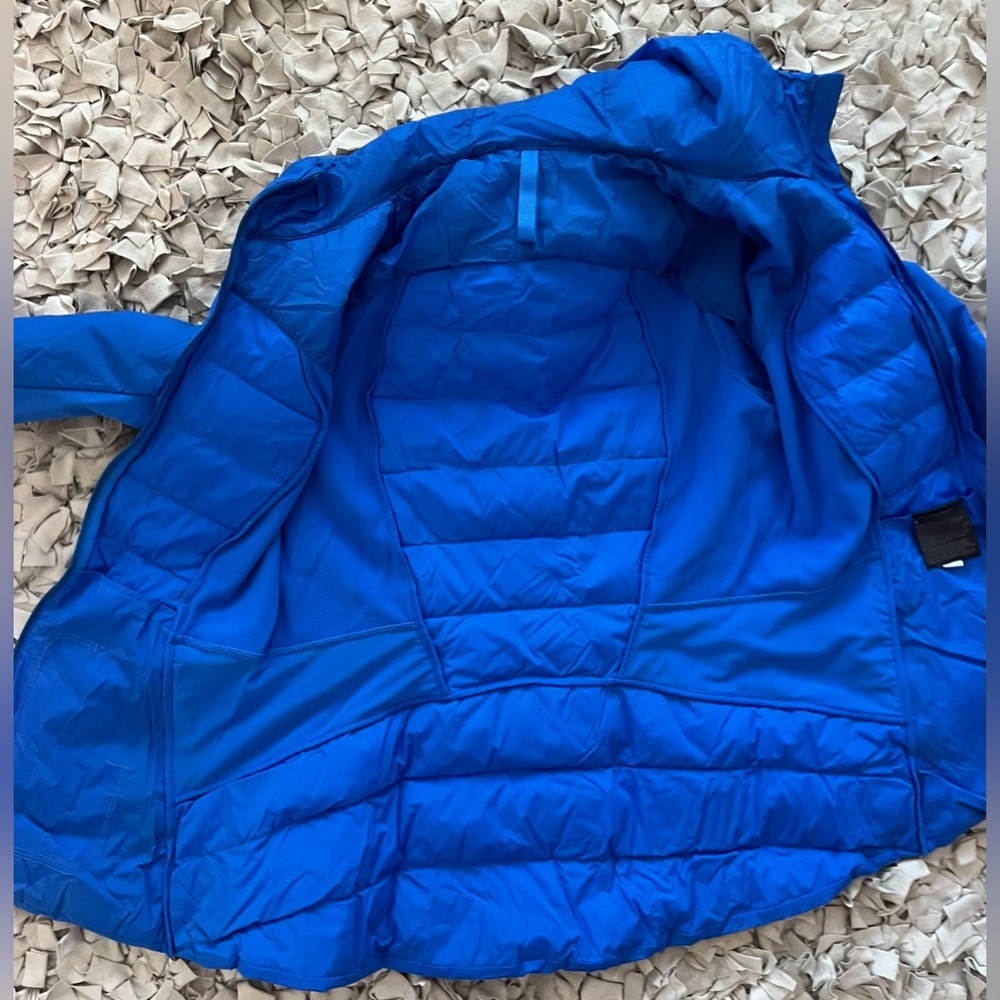 Lululemon Down For It All Jacket size 8 Pipe Dream Blue EUC - Picture 16 of 16